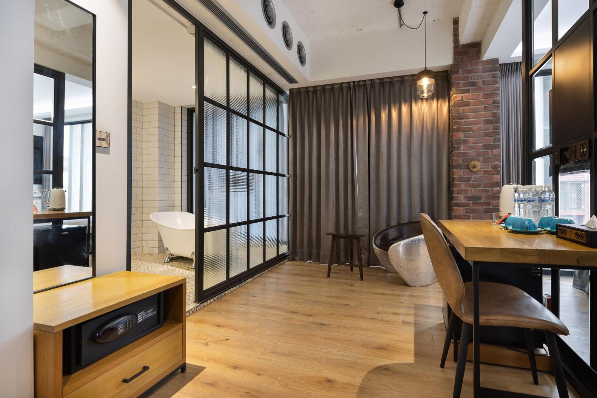 Bluesky Hotel Taichung Exterior foto