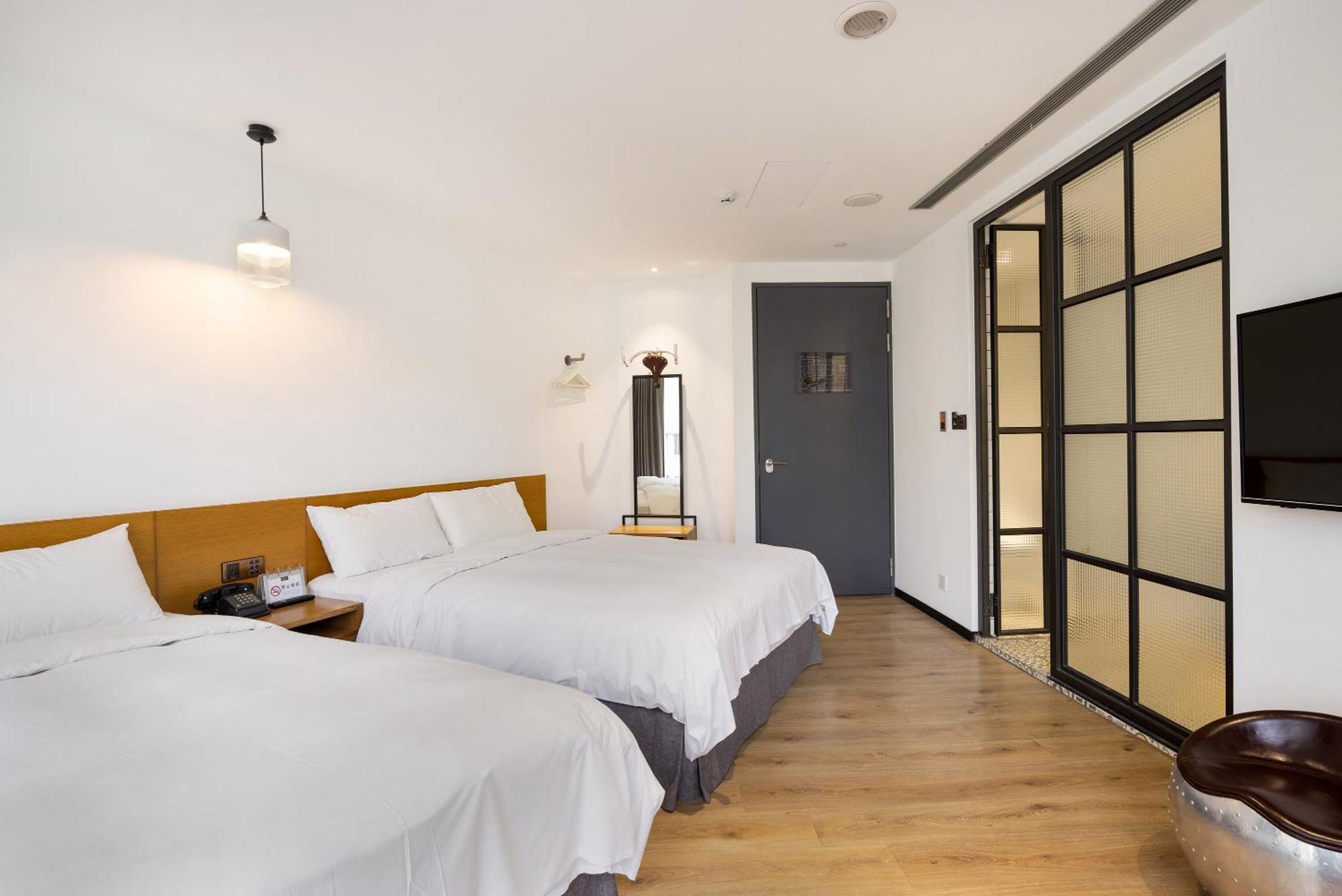 Bluesky Hotel Taichung Quarto foto